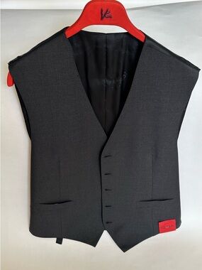 Isaia Dark Charcoal Wool Vest with V-Neck *new with tags* 52IT 42US